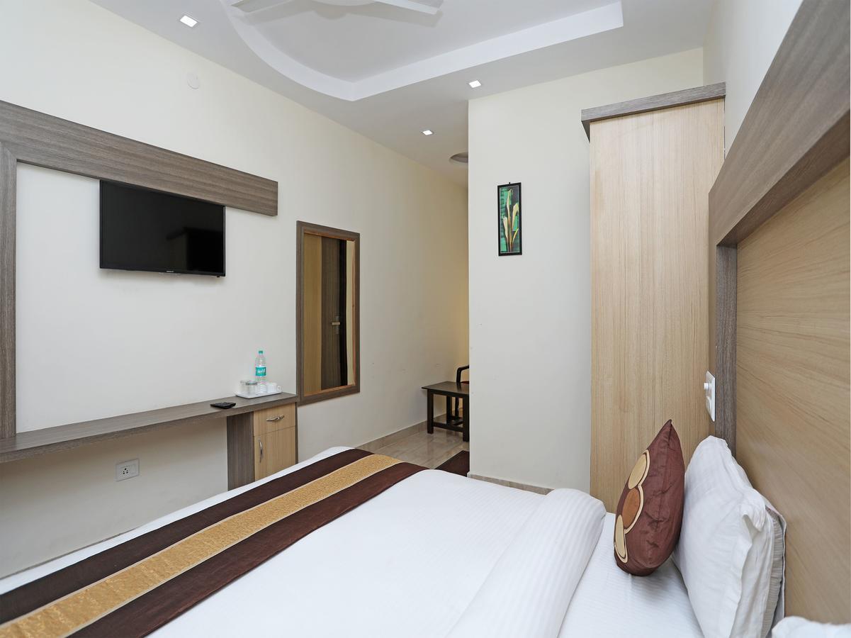 Hotel Kss Inn Doiwala Bagian luar foto