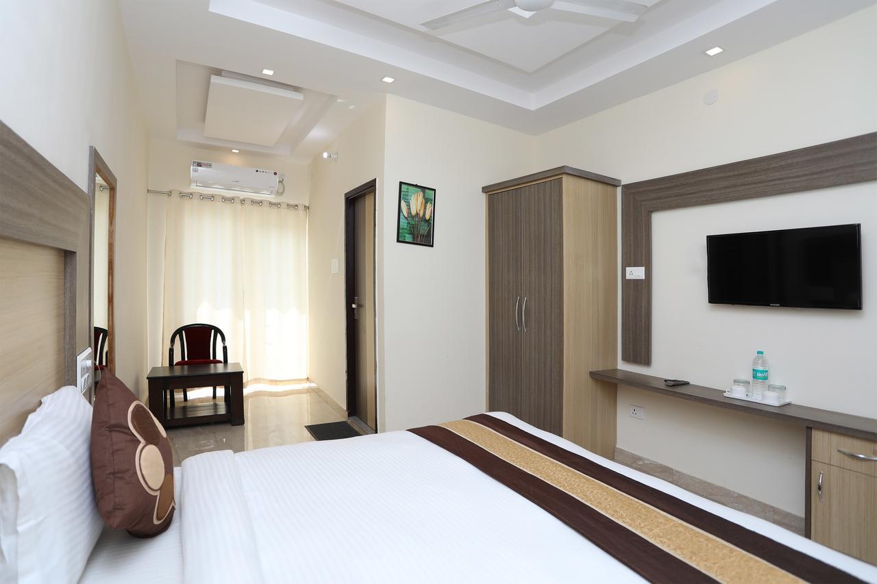 Hotel Kss Inn Doiwala Bagian luar foto