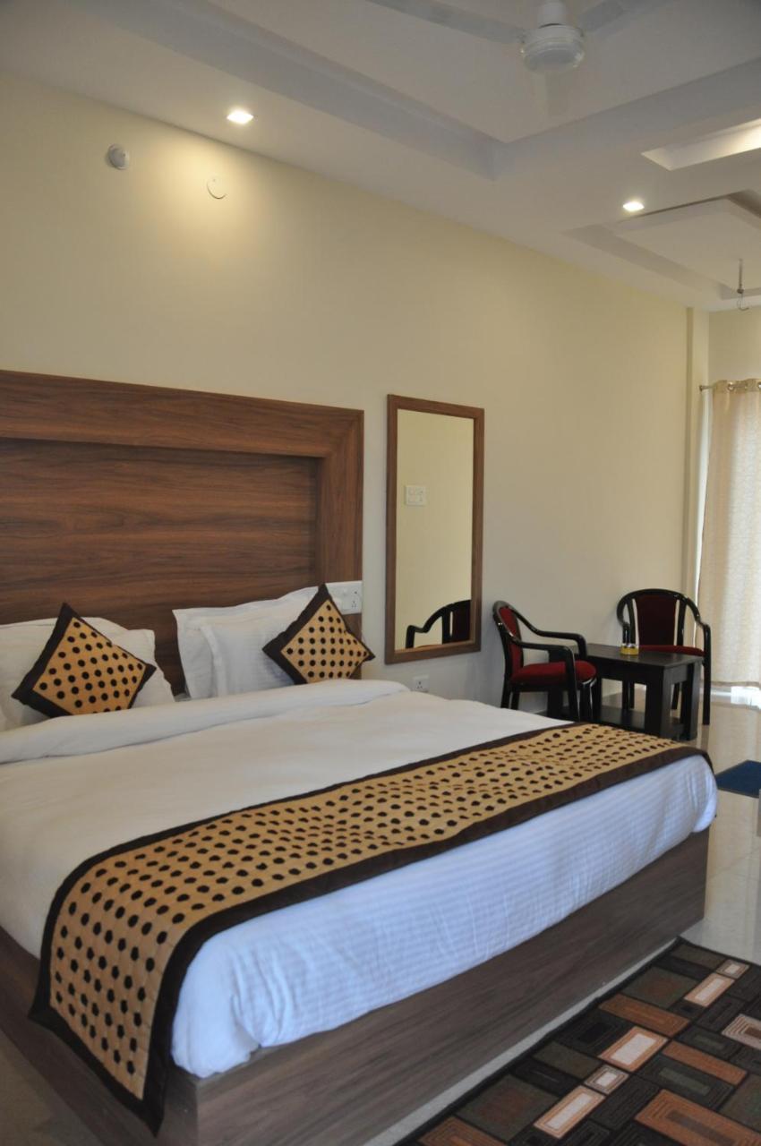 Hotel Kss Inn Doiwala Bagian luar foto